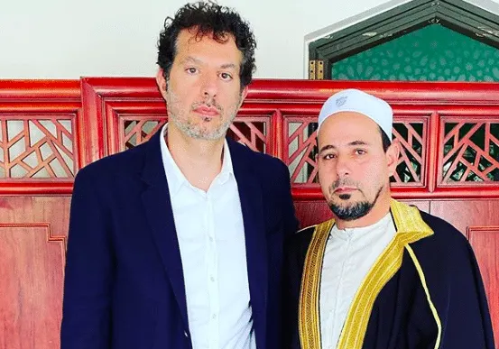 Madonna and U2 manager Guy Oseary meets with the Muslim community in Christchurch, New Zealand (Photo: @guyoseary/Instagram)