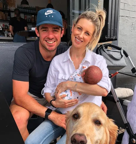 Moises Henriques with his family (Photo: @mozzie21/Instagram)