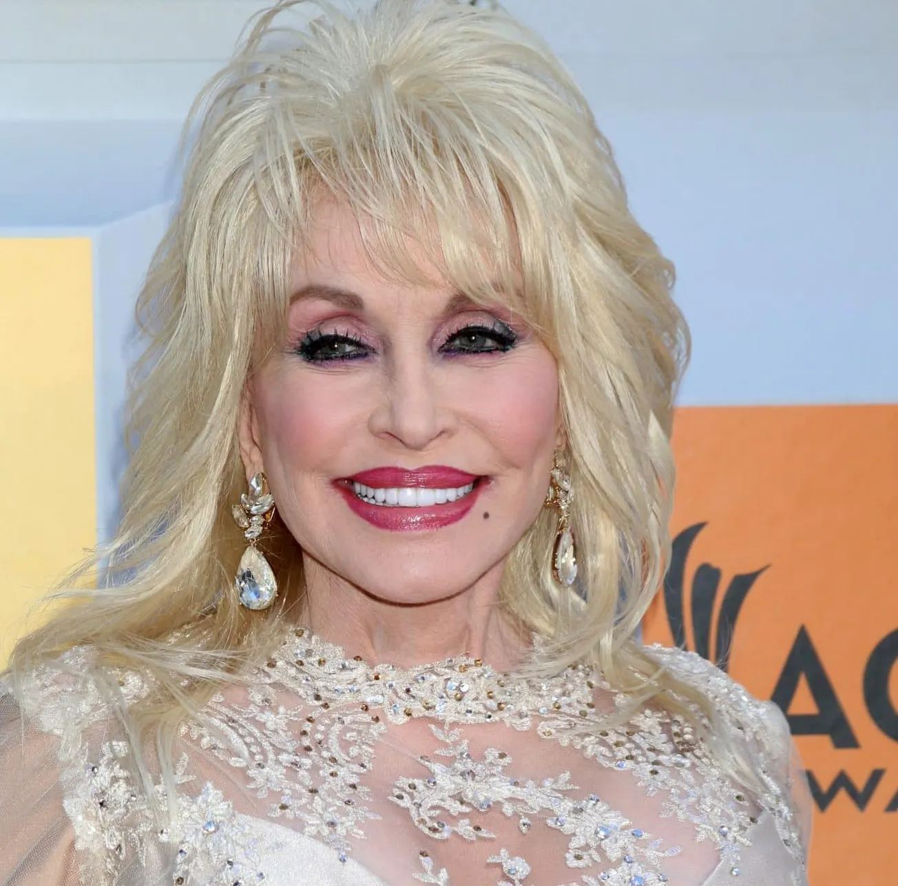 Dolly Parton Teams Up with California to Give Kids Free Books Across the State