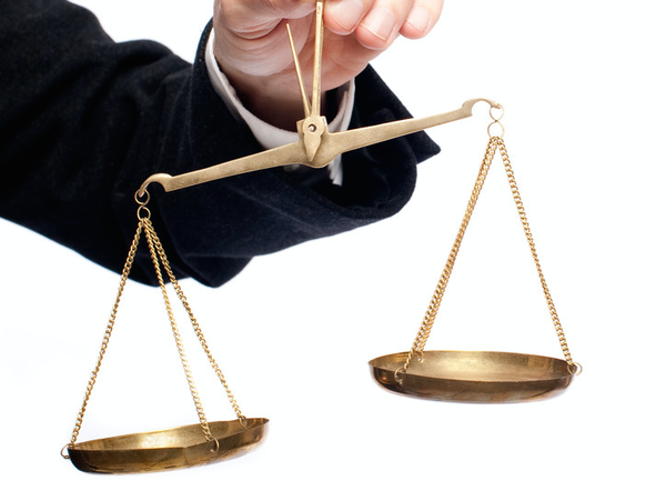 Former “Iron Chef” Cat Cora Sues Fatbird