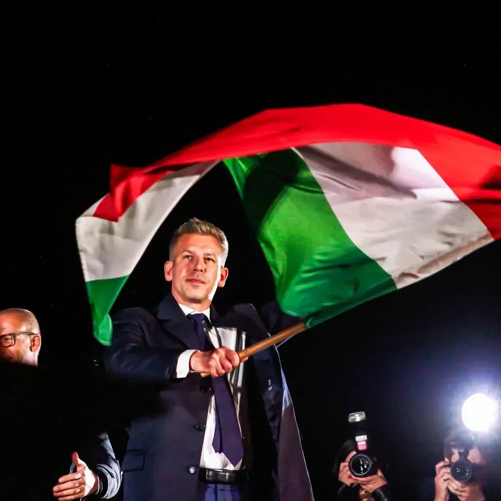 Suïcidi hegemònic, Hongria, censura a internet i monopolis Newsletter 19/04/2026.