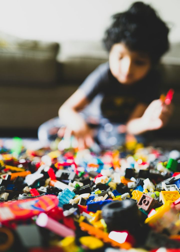 Όταν τα Lego Έπεσαν σαν Βροχή: Μια Ιστορία για τον Βενιαμίν και τη Δύναμη της Σχέσης