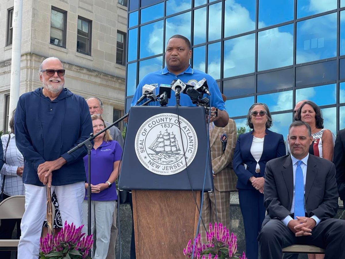 Atlantic City Mayor Marty Small and Area Officials Oppose Migrant Plan for ACY