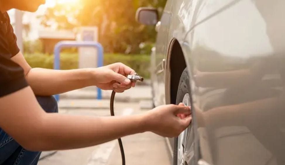 8 ways to squeeze more miles from every tank, according to America's fleet pros