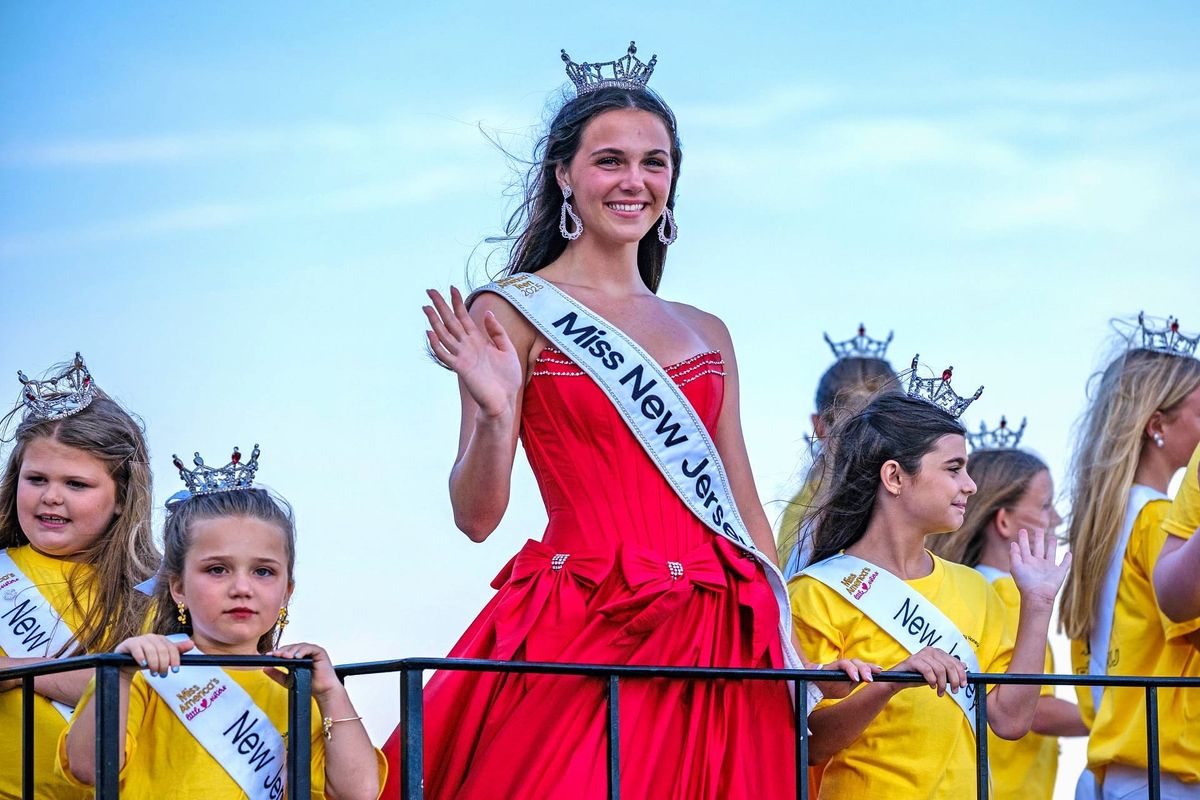 PHOTOS: Miss New Jersey 2026 ‘Show Us Your Shoes’ Parade Brings Color, Creativity and Crowds to Ocean City