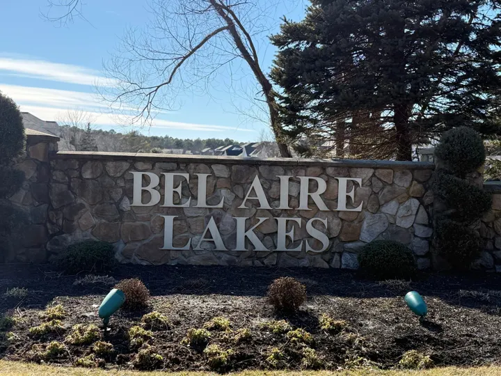 Bel Aire Lakes entrance sign, a retirement community near the  landfill site. Photo credit: Lydia Kai Adjetey