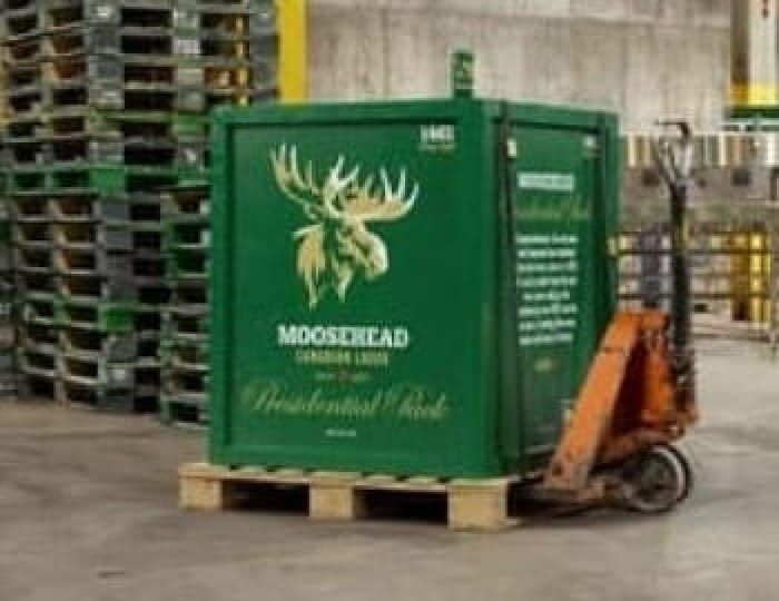 Moosehead Breweries Sells Crate of 1,461 Cans of Beer to Canadians