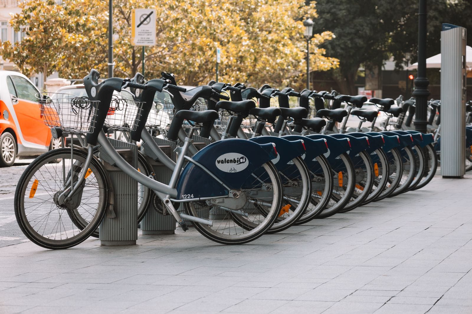 Se déplacer en libre-service à Valencia : Valenbisi, motos, trottinettes et VTC (guide 2026)