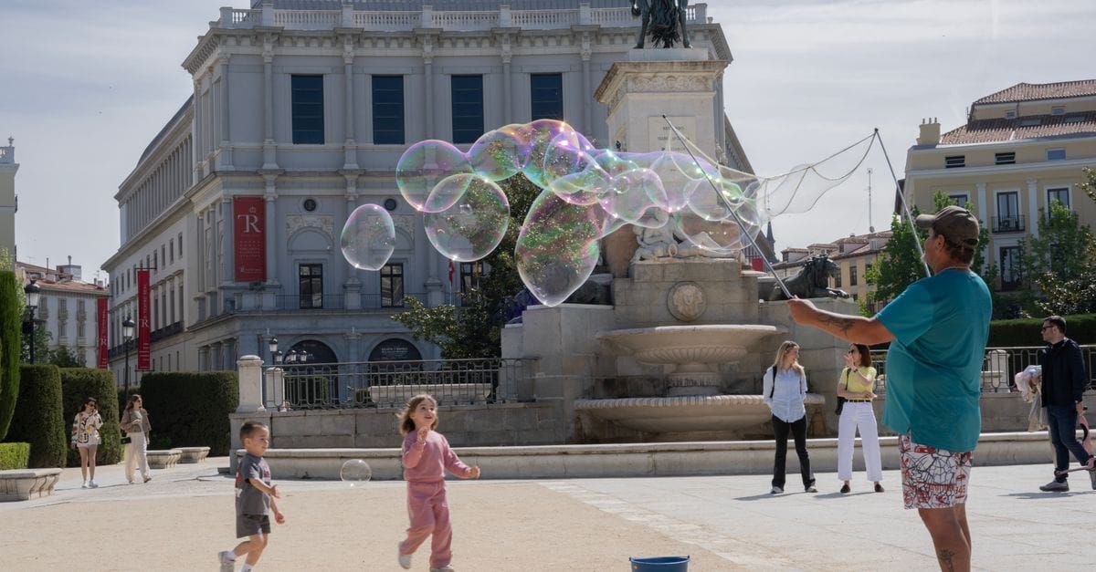 The Spanish way: children, noise and late nights in Valencia