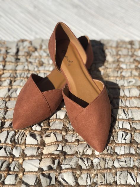 5 Shoe Styles Every Petite Girl Should Have in Her Wardrobe