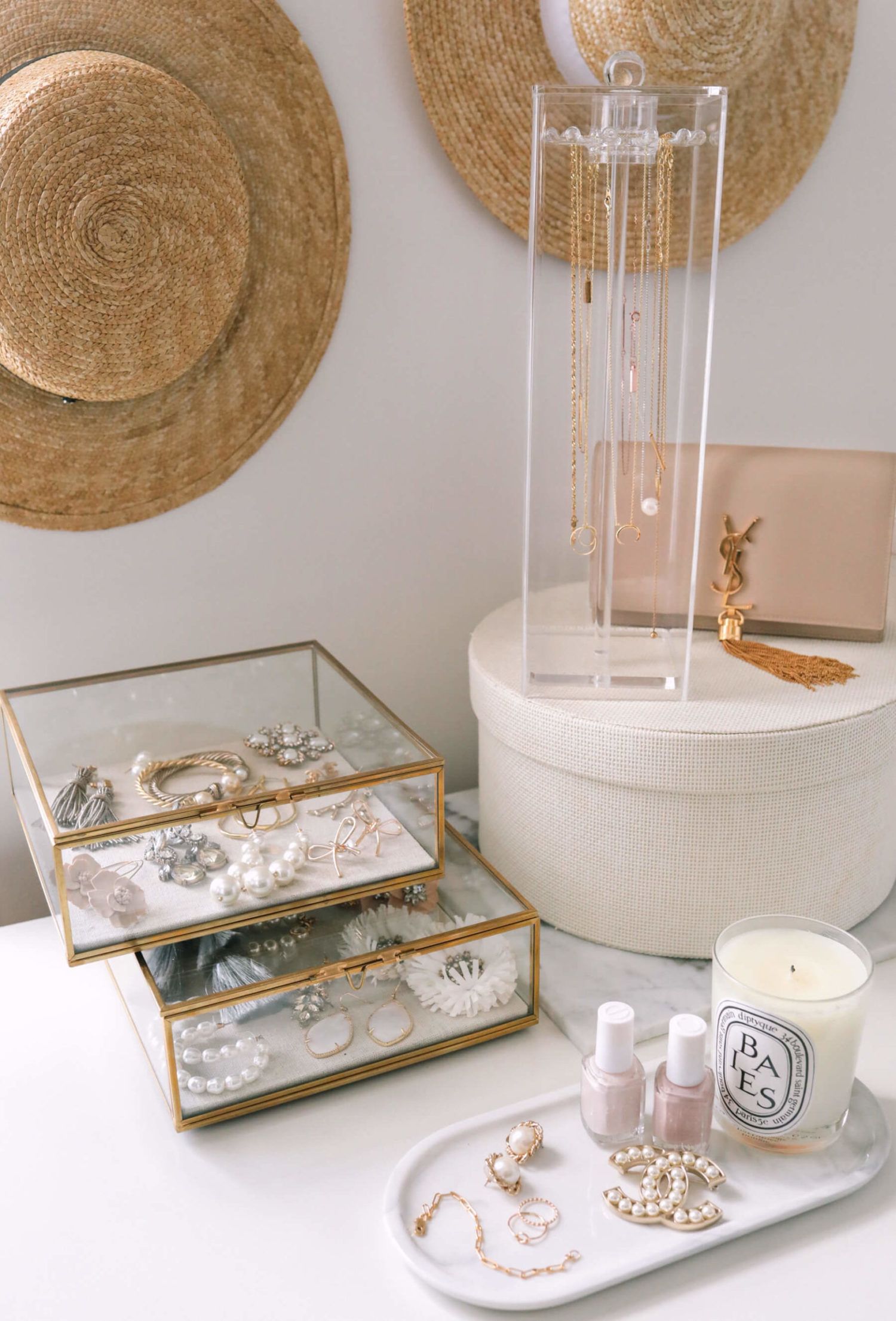 How to Accessorize: Tips for Choosing Stylish Accessories as a Petite