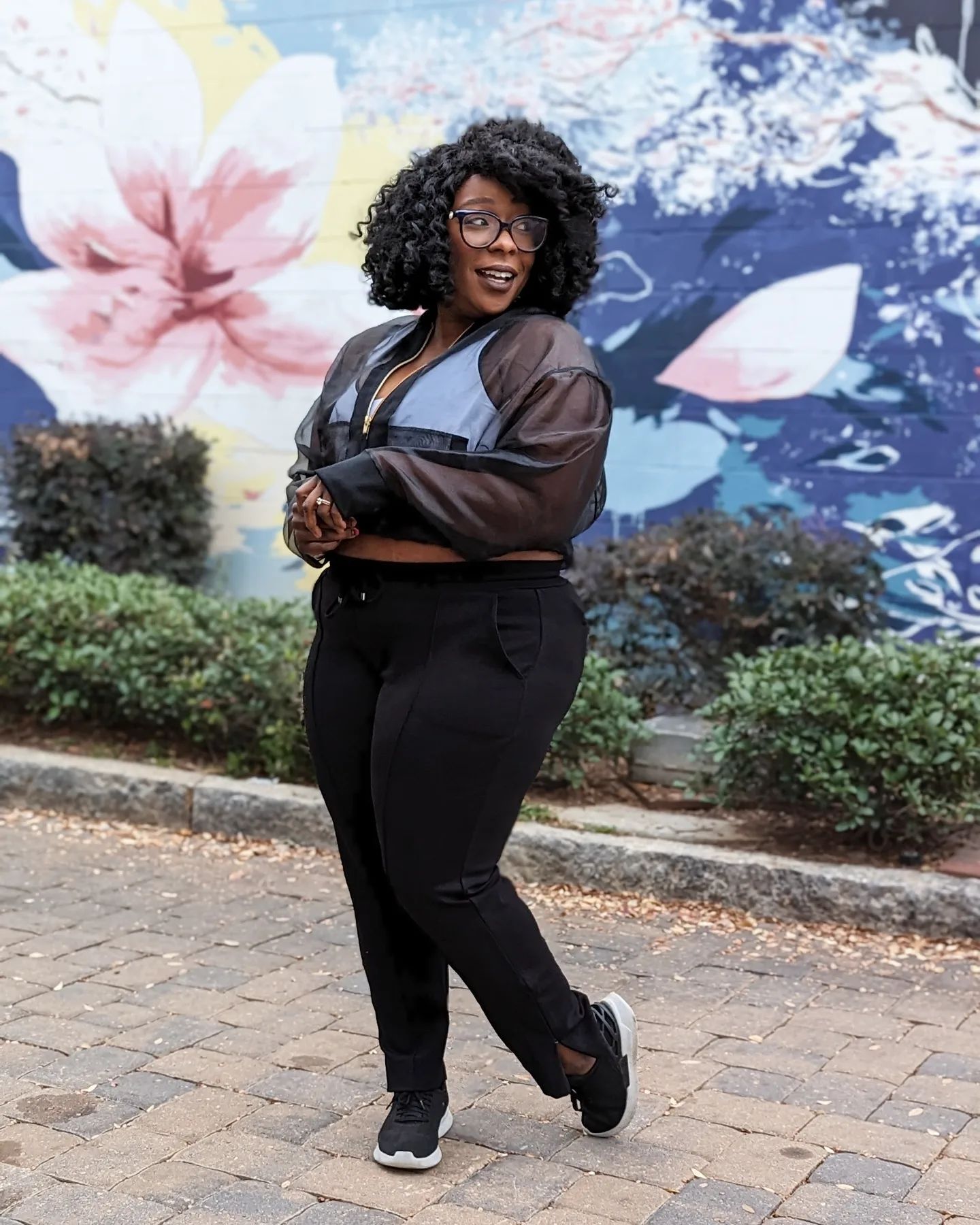 How to Flatter a Curvy Petite Figure