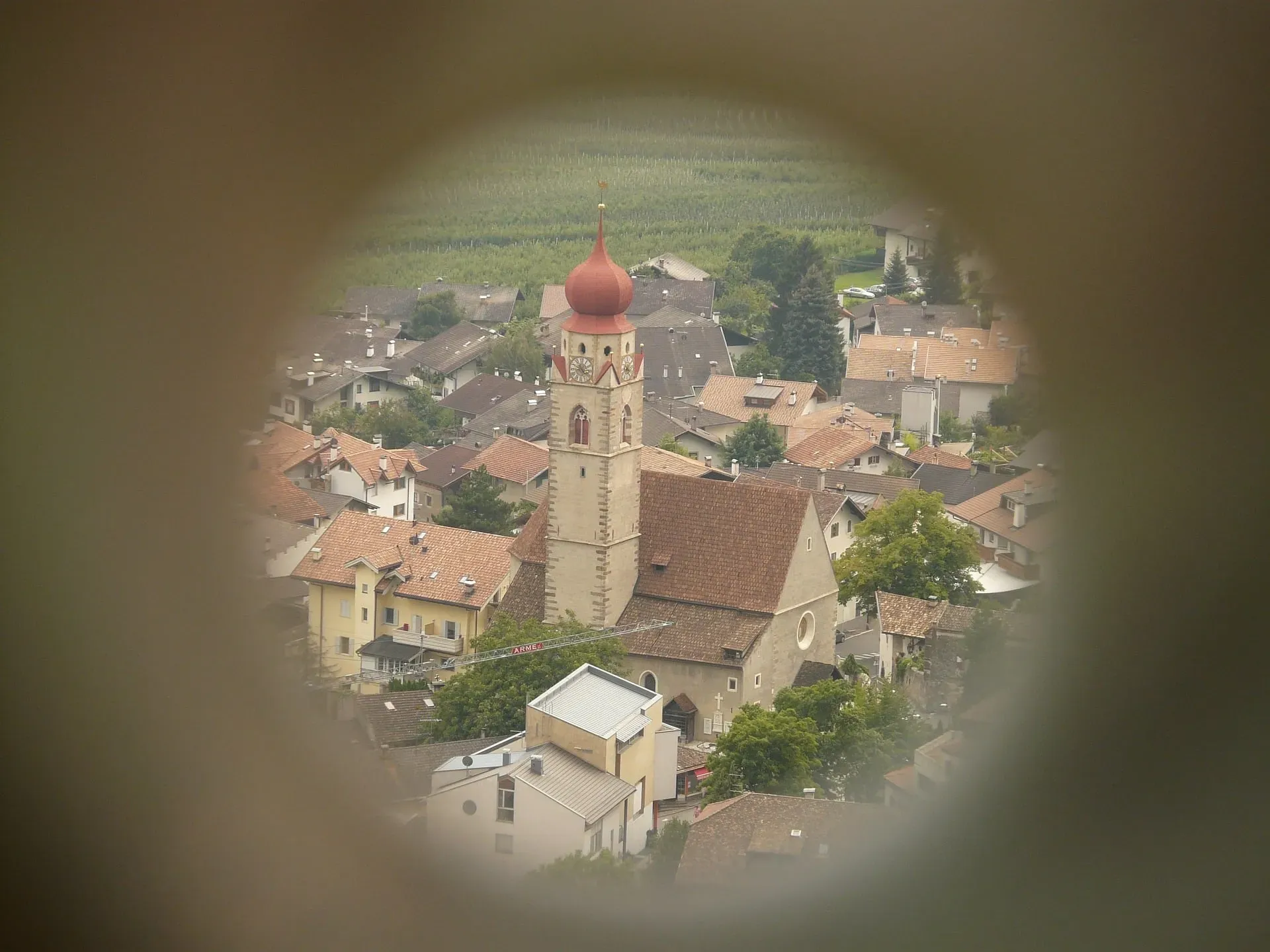 observation paysage au télescope de jour