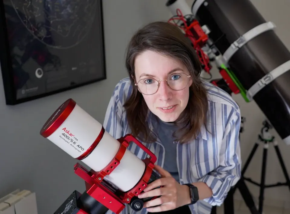 Laura avec la lunette Askar FRA400