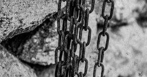 photo of chains from Pixabay