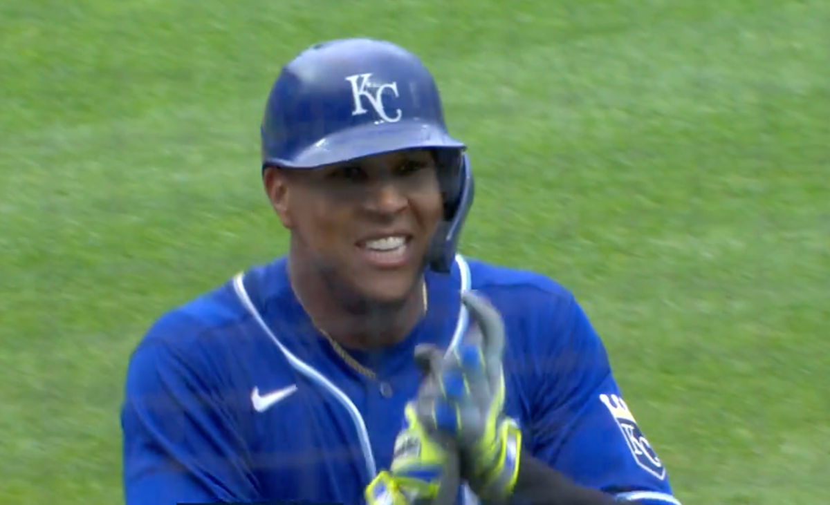 Grab the brooms, the Royals are sweeping up the doubleheader in Cleveland