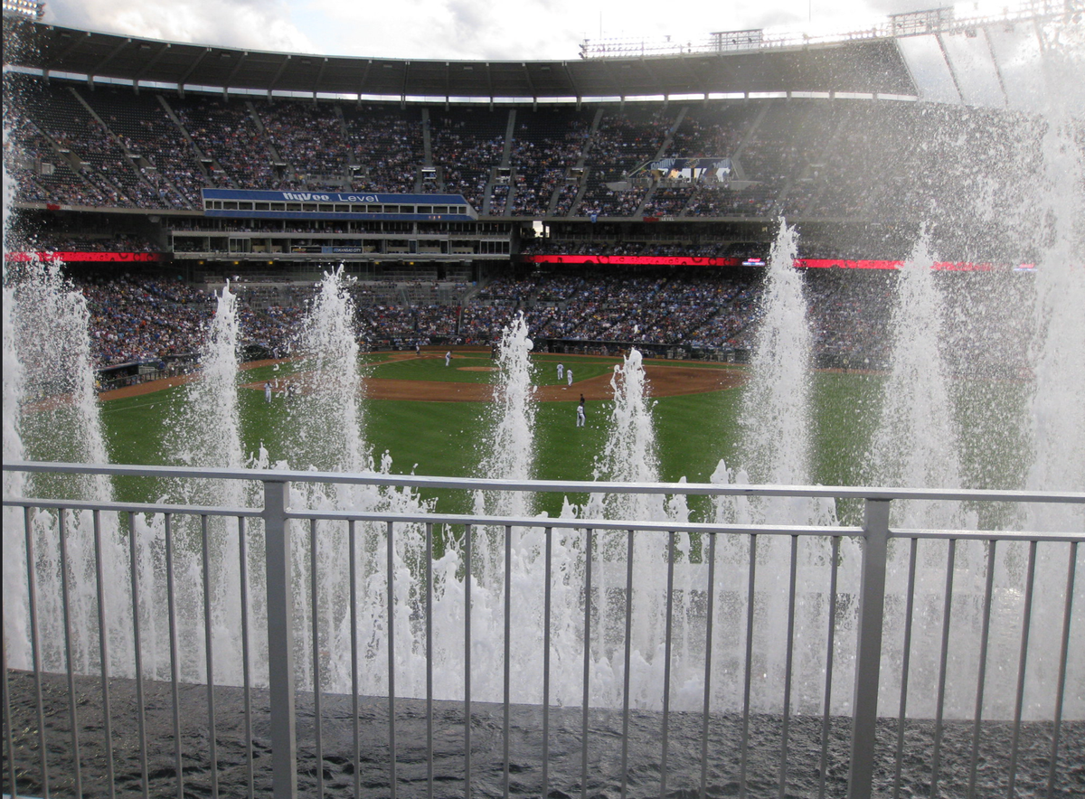 Splash hits: A new voice in the Royals radio booth, it's contact tender day and a familiar bullpen arm is ready for his return
