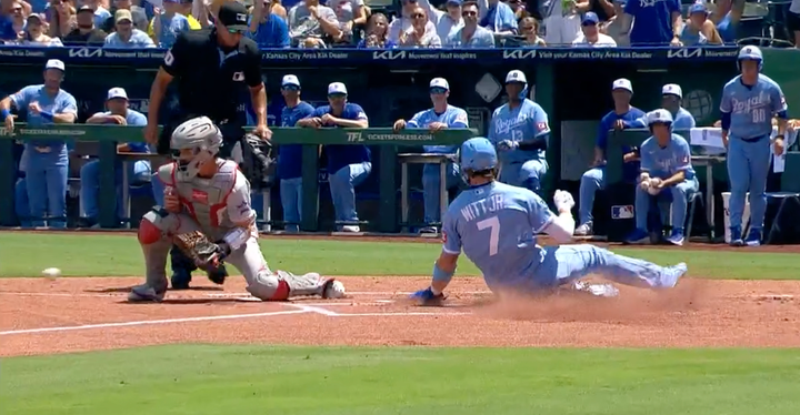 The Royals cruise to victory