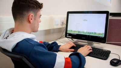Ecosia on Campus: Universitäten verwandeln ihre Suchanfragen in Bäume