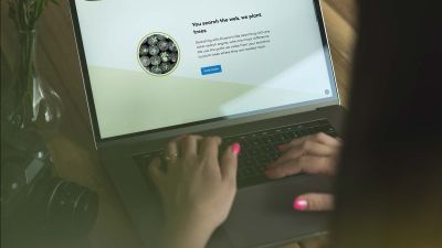Digitale Studis, lasst uns zusammen Bäume pflanzen!