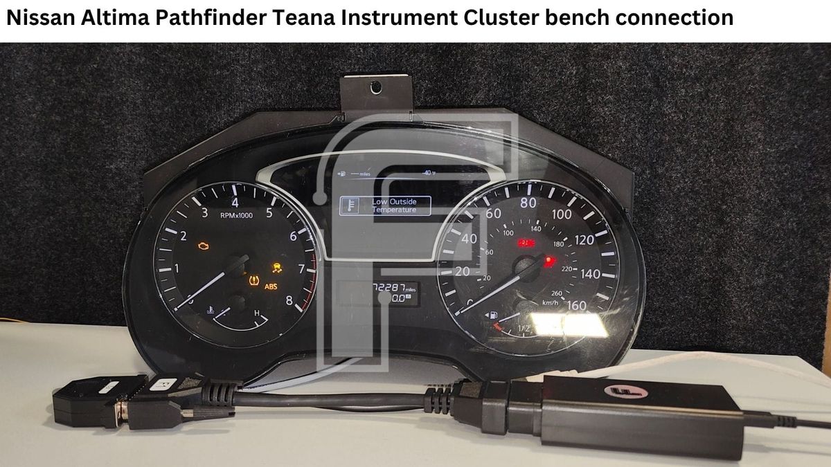 Nissan and Infinity D70F3425 + 24C16 Instrument Cluster