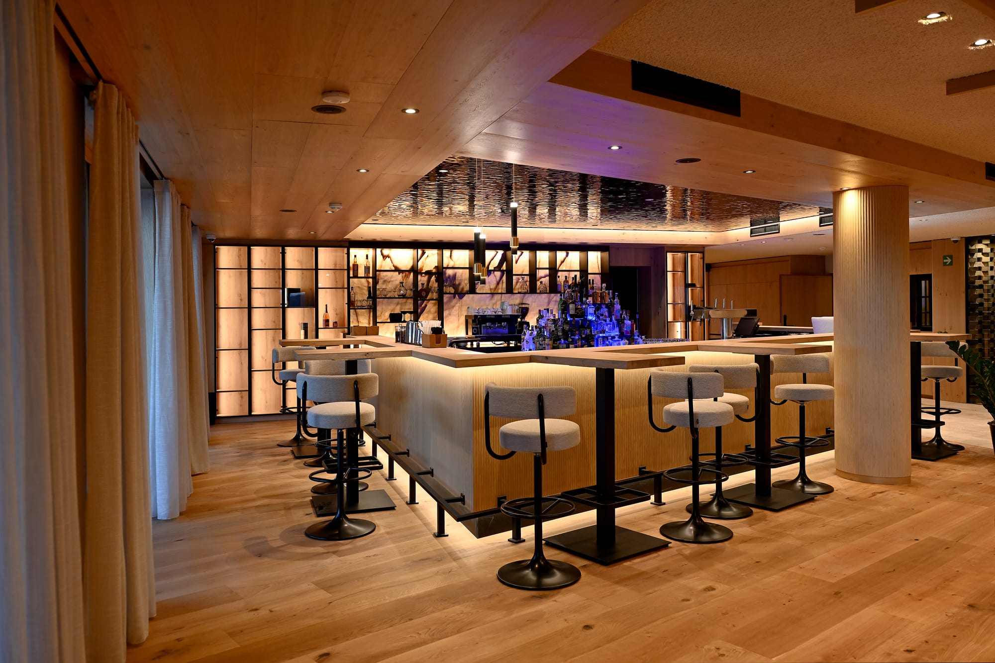 Genussvolle Momente an der Bar ©Andreas Marini Tratterhof