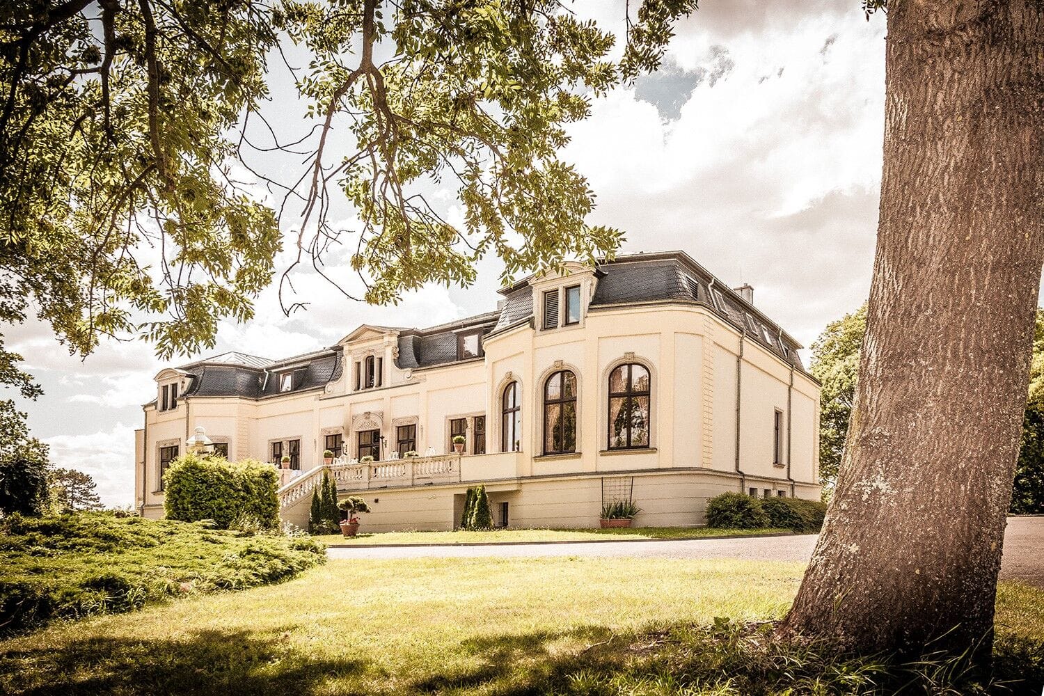 Schloss Breitenfeld, vom Park aus gesehen