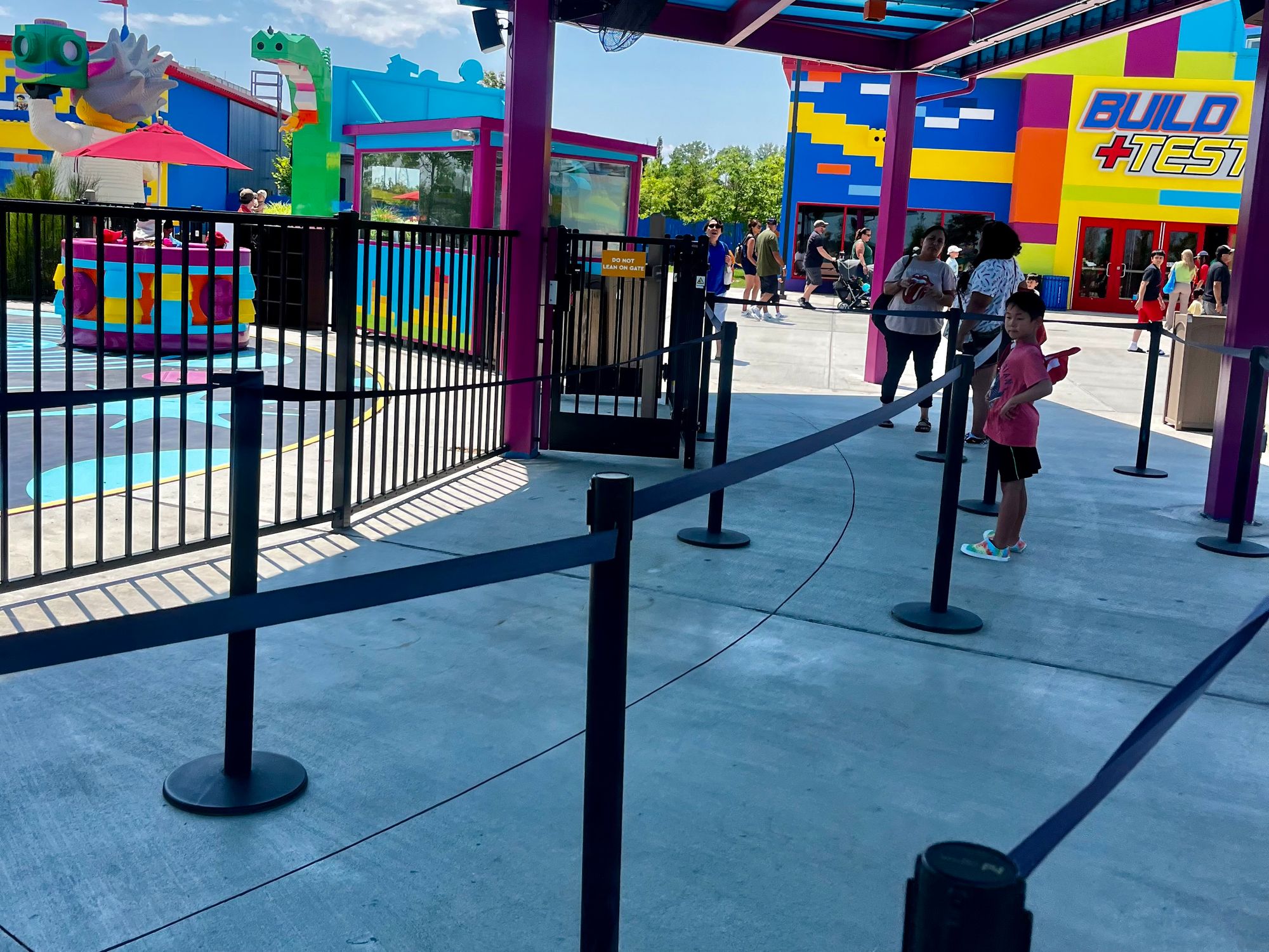 No line at DJ's Dizzy Disco Spin, LEGOLAND New York