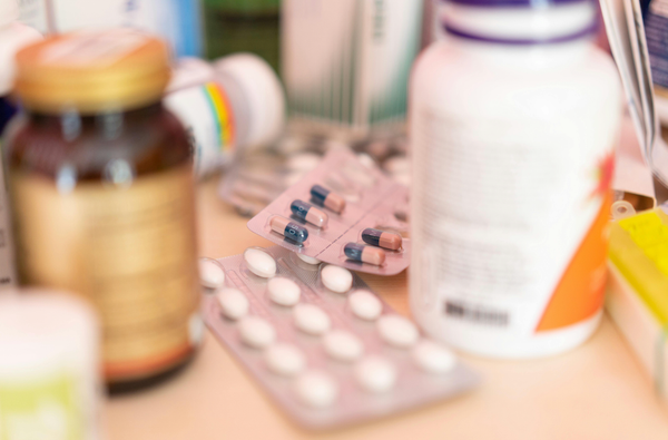 What local medicines are useful for travelers in China?
