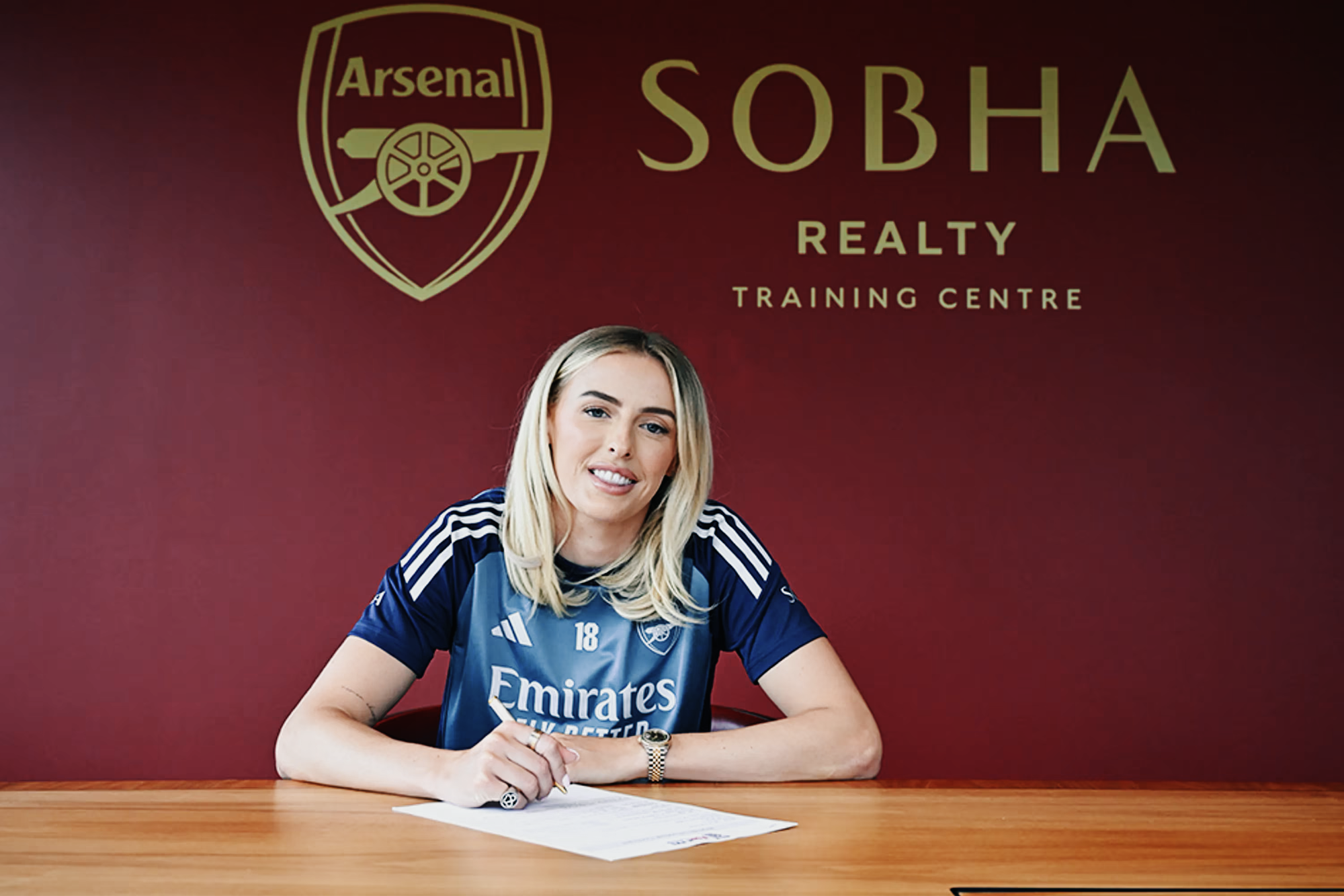 Chloe Kelly at the Sobha Realty training centre, signing her loan contract on her return to Arsenal Women in January 2025