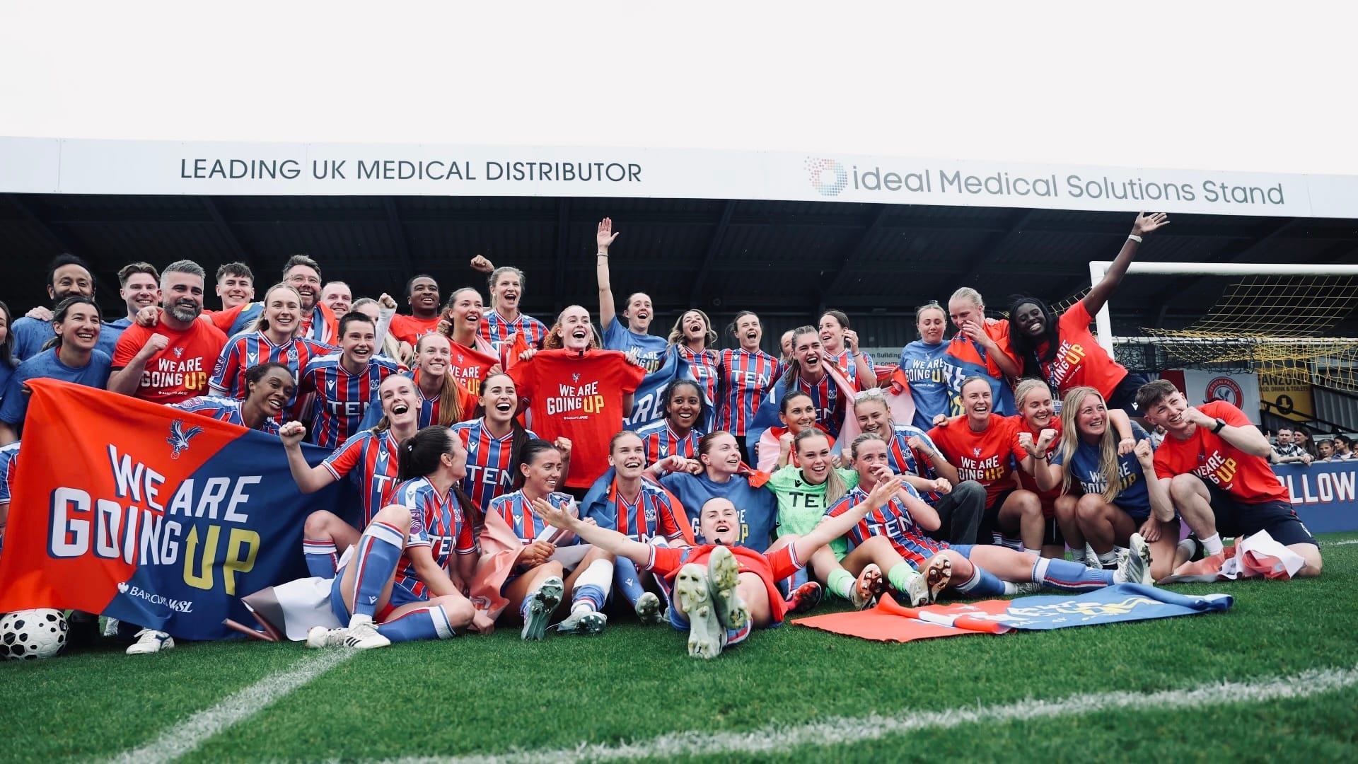 Crystal Palace Women celebrate promotion back to the WSL