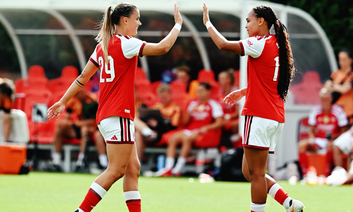 Selina Cercia assists the winner for Lisa Baum as Arsenal beat Man City 2-1 | 📸 AWFC