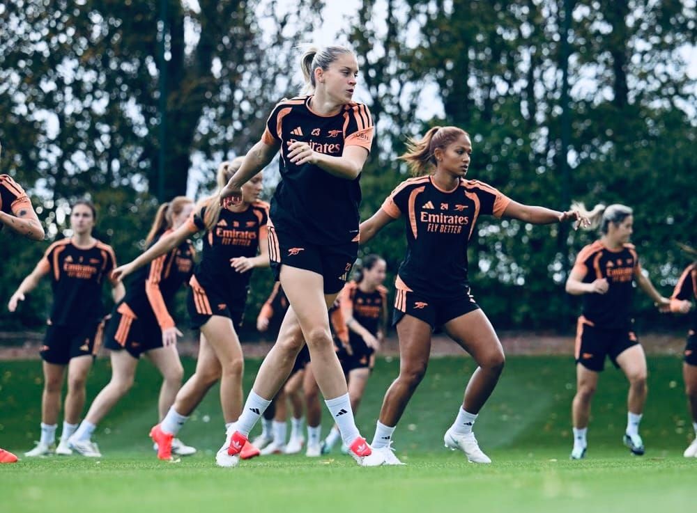 Alessia Russo & team mates in training ahead of Arsenal Women's home game v Birmingham City | arsenal.com
