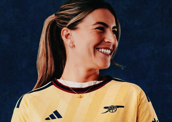 Steph Catley models Arsenal new 26/27 season third shirt | Image Credit : AWFC