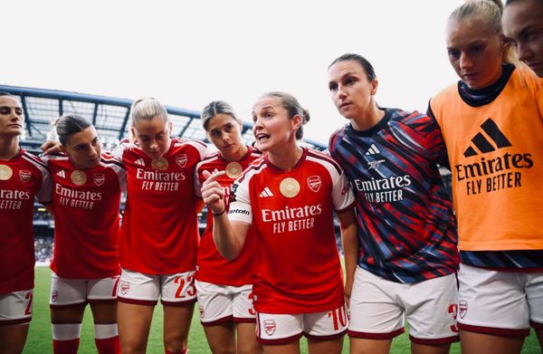 Arsenal Captain Kim Little reads the riot act after their 1-0 loss to Chelsea at Stamford Bridge