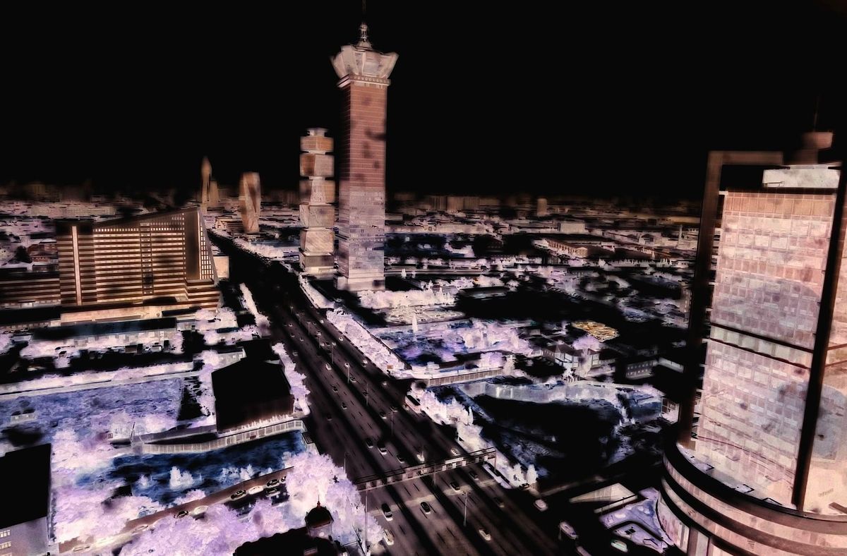 Polarised and filtered photograph of the view from a skyscraper overlooking the Heydar-Aliyev Avenue in Baku, Azerbaijan. Photo by Seb Kennedy for Energy Flux (c) 2025