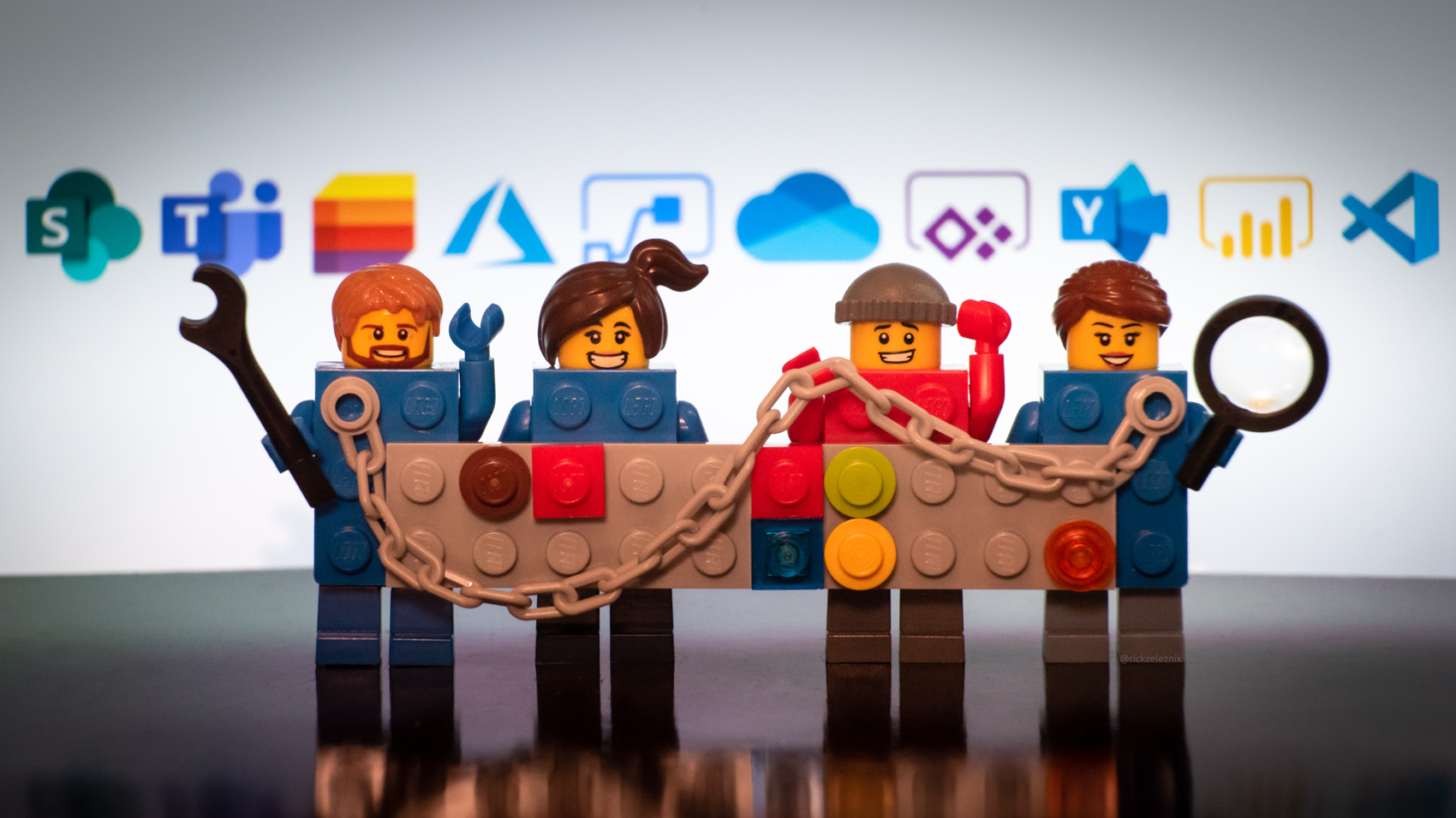 Tearing Down Boundaries: SharePoint, Teams & Microsoft’s Focus on Context