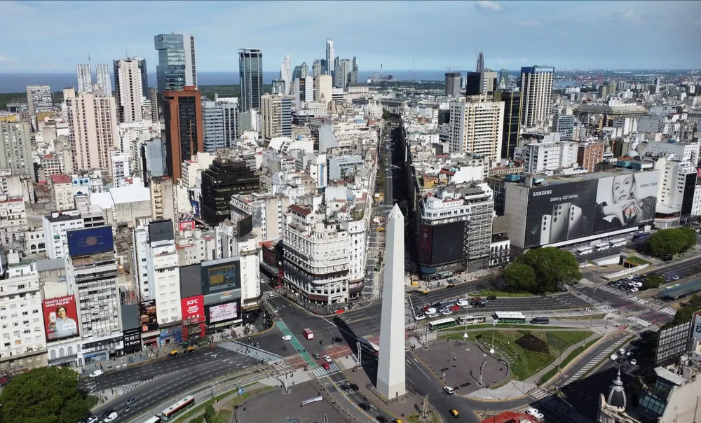 Sociedad Media Now: Argentina’s Financial Risk Hits New Low As Racism Scandal Embroils Paraguayan Senator
