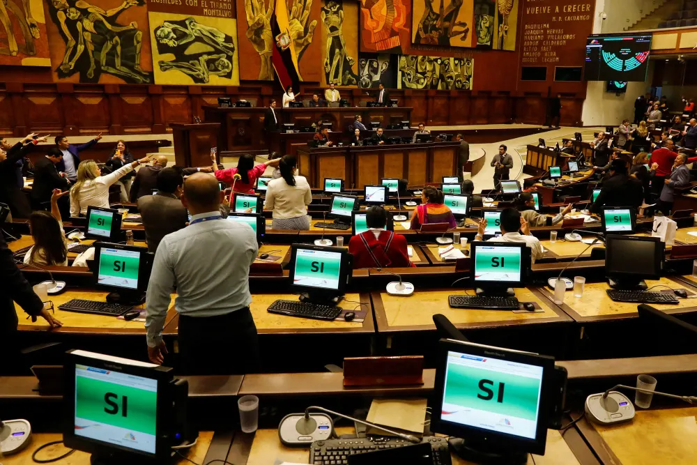 Ecuador Passes Law Criminalizing Gang Recruitment of Children as Correísmo Abstains