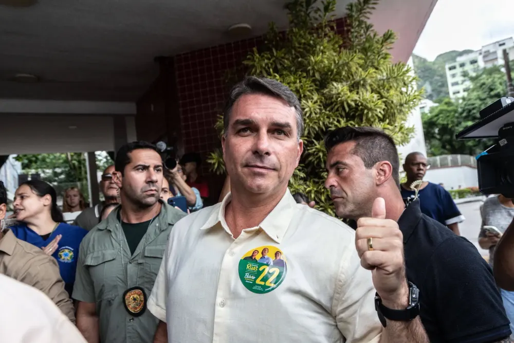 Brazil Rallies For Candidates Before Runoff, Flávio Leads Polls as Lula Fights Abstention