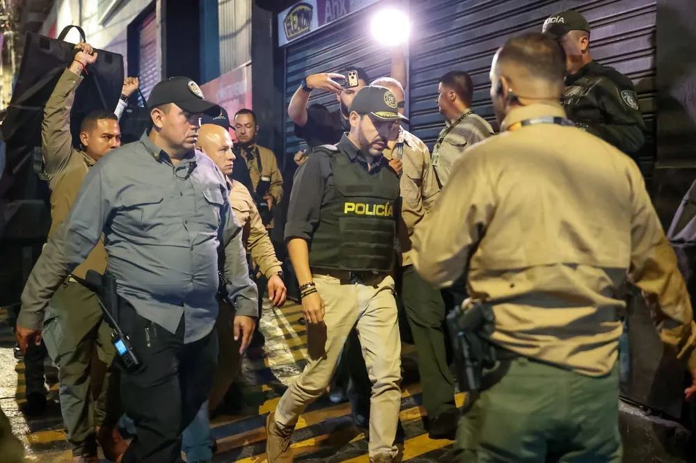 Colombia’s De la Espriella Leads Overnight Bogotá Raids: 172 Arrested in “Operation Bosur-Kratos”