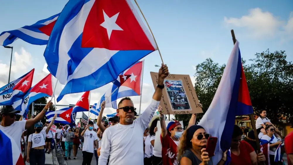How is Immigration Impacting Miami’s Latino Republicans Ahead of the Midterms? What We Know