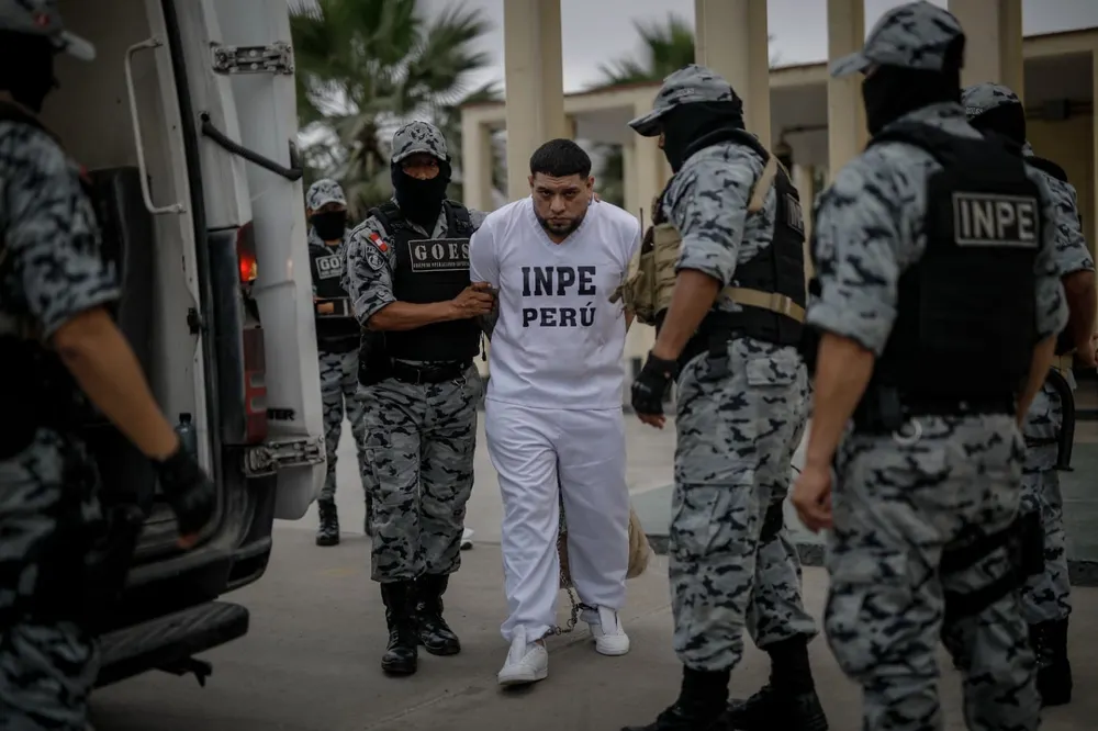 Sociedad Media Now: Cartagena Drug Bust, Peru Hits TdA in Lima & Search For Four Salvadoran Soldiers Ongoing After Haiti Ambush