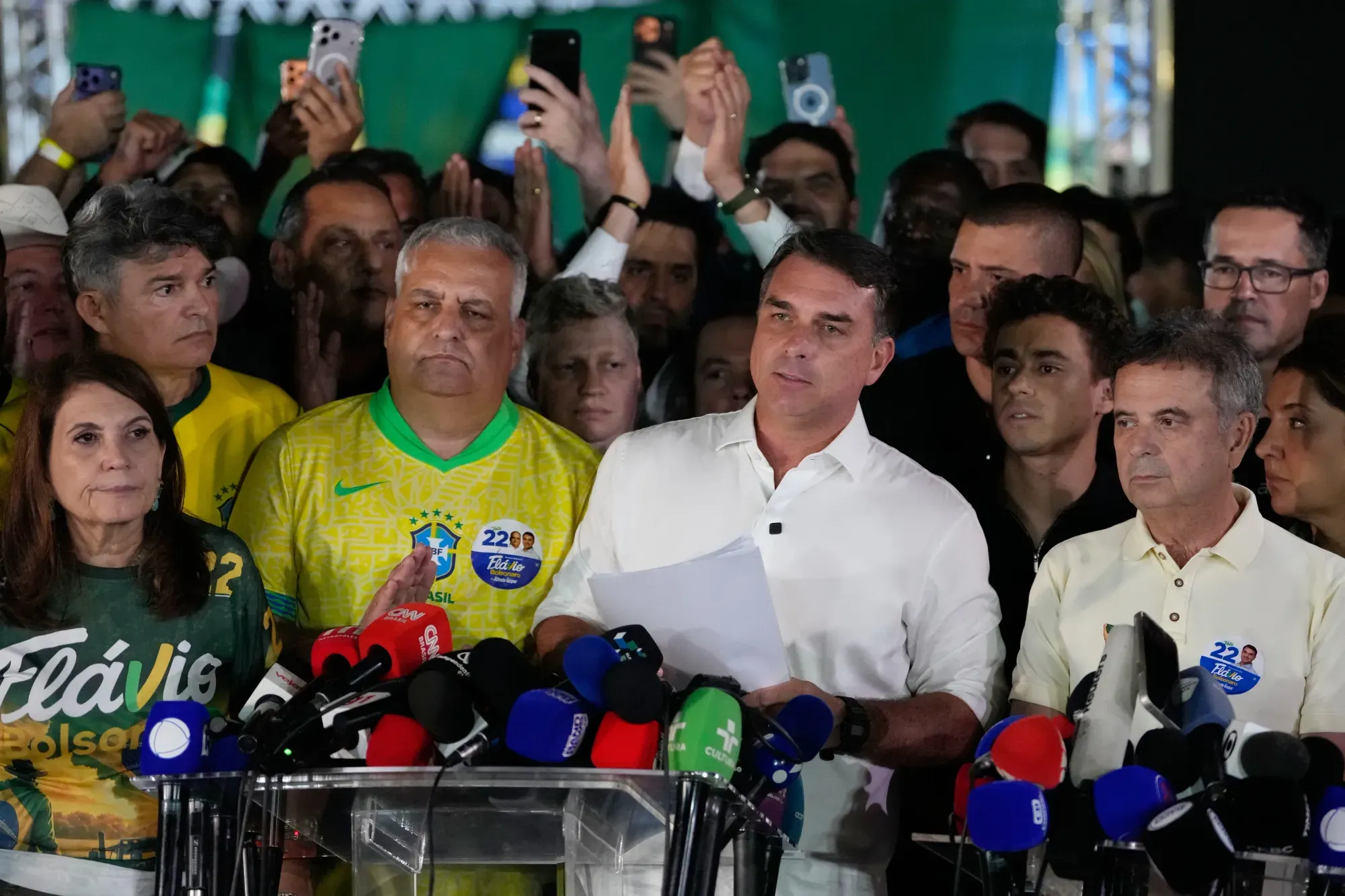 Flávio Bolsonaro Flees Brazil For The U.S. After Missing Passport Surrender Deadline Following Election Defeat