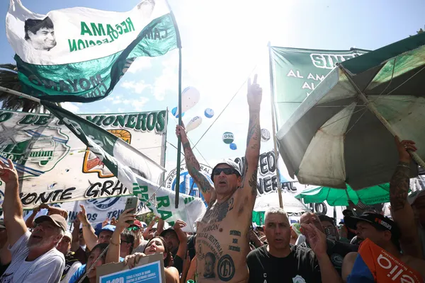 Argentina’s Largest Labor Union Declares Nationwide Strike Over Milei Reforms