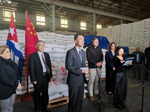 Trump Cuts Cuba’s Oil. Xi Sends Rice. The Great Power Battle for the Island is Here