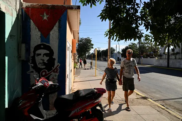 Cuba Arrests 10 Panamanians for Anti-Government Graffiti as Island’s Tensions With Washington Escalate
