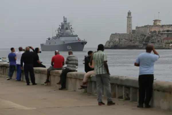 Díaz-Canel Warns: “Cuba is Not Venezuela” as Pentagon Plans for Military Intervention
