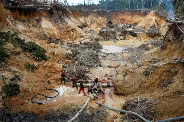 Venezuela’s Military Is Bombing Gold Mines. The Question Is Who Benefits