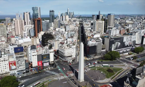 Sociedad Media Now: Argentina’s Financial Risk Hits New Low As Racism Scandal Embroils Paraguayan Senator